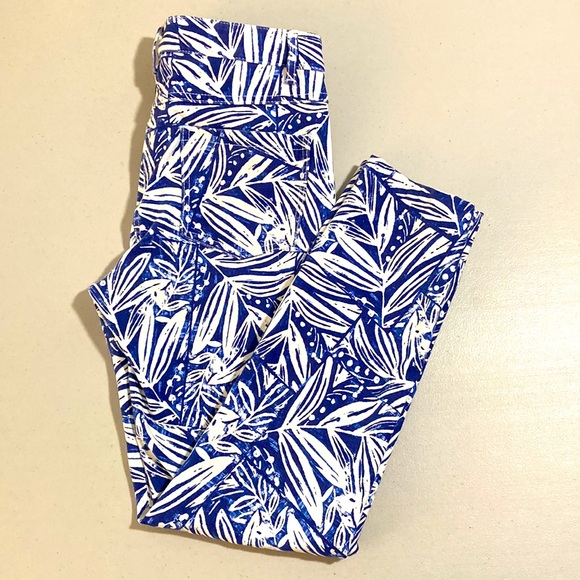 J. McLaughlin, Size 0 Blue and White print stretch Jeans - Picture 3 of 9